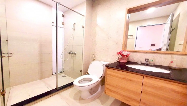 Cho thuê nhà Ở NHÓM 7 NGƯỜI ngõ Minh Khai (Hoà Bình 7) 5 tầng, 30m2, 4 ngủ, 4 WC, 13.2 Triệu